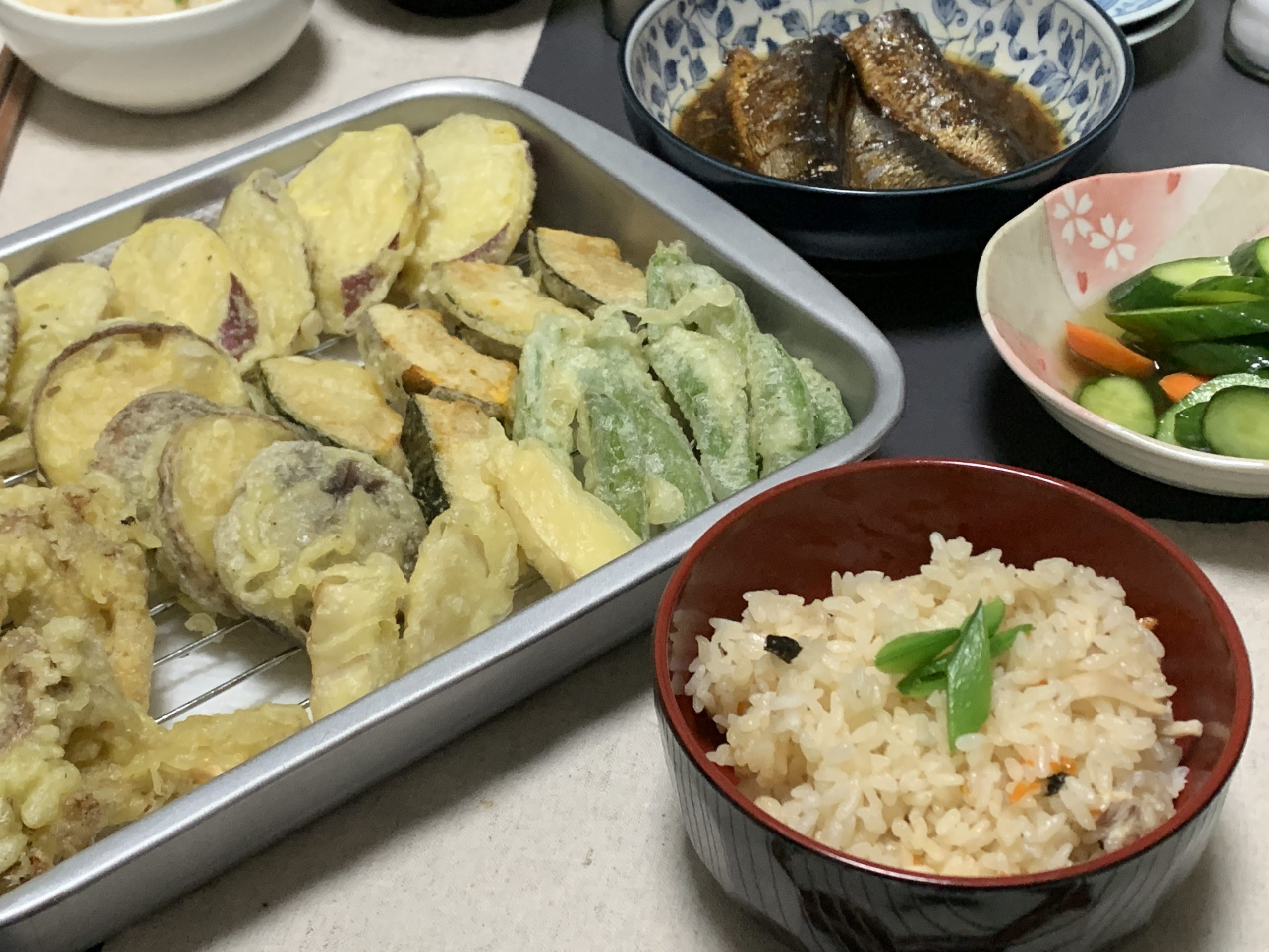 秋らしさ満載の献立 松茸風味の炊き込みご飯と秋の天ぷら Mayerの気まぐれ日記